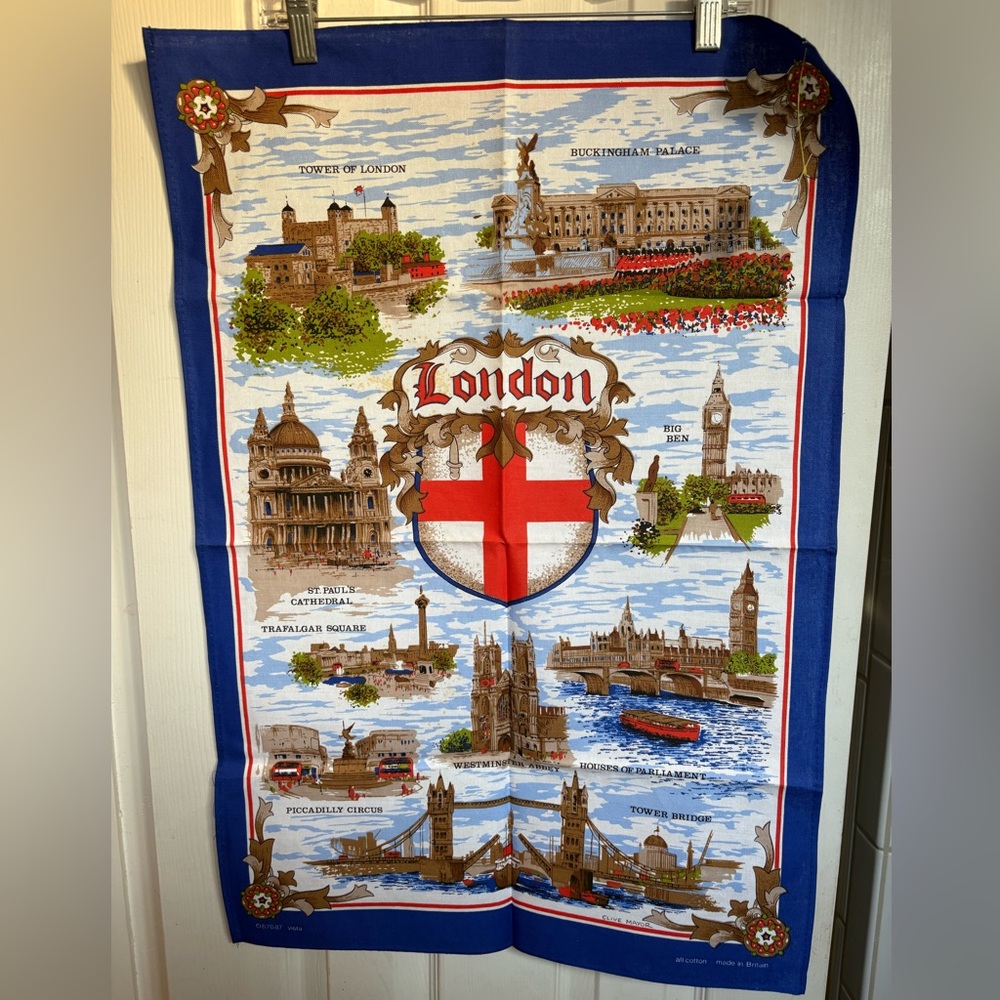 London Landmark Red‎ and Blue Decorative Textile